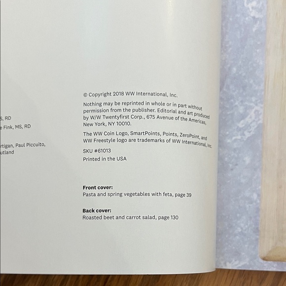WW Year-Round Fresh Cookbook Weight Watchers Soft Cover 150 Recipes 2018 - Picture 6 of 6